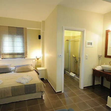 Hotel Porto Mani 4*